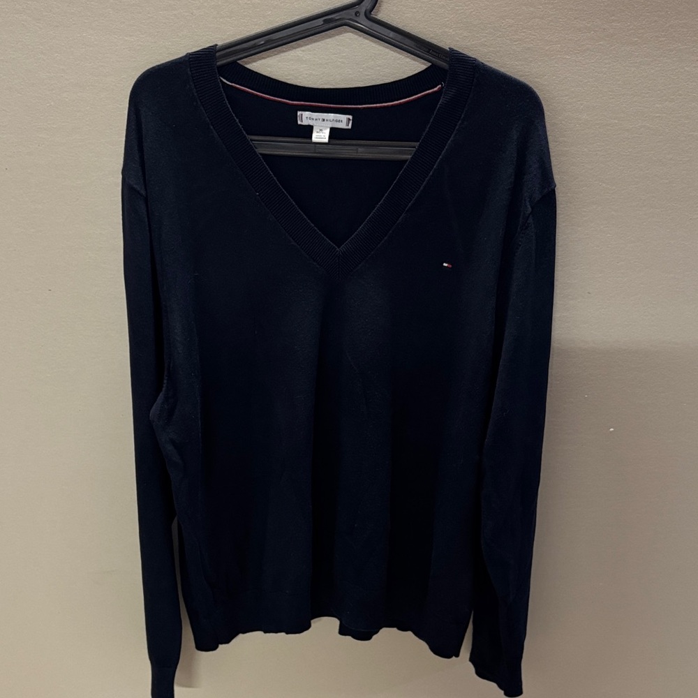 Tommy Hilfiger Women's Navy V-Neck Sweater